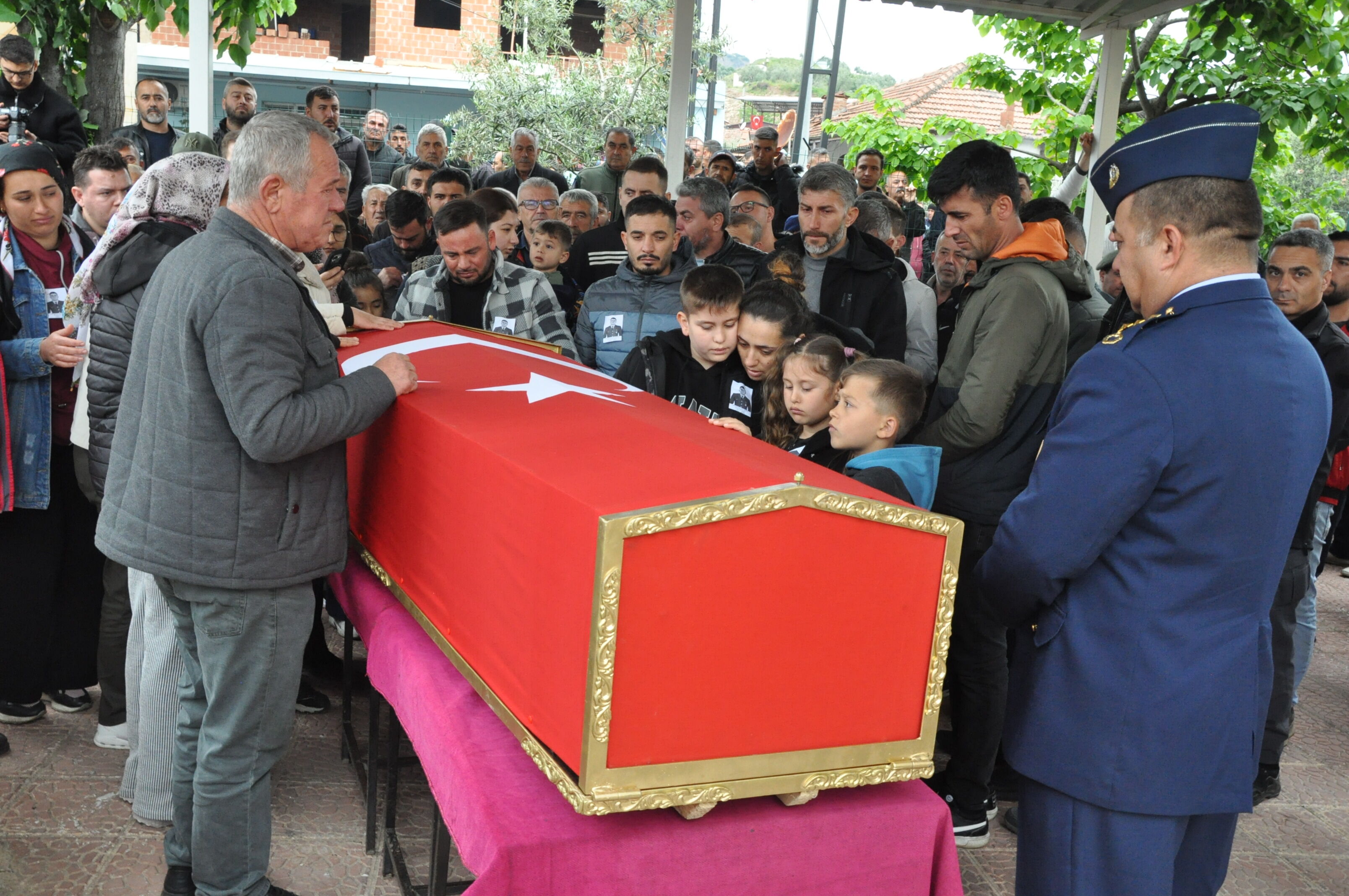 Salihlili Uzman Cavus Son Yolculuguna Ugurlandi (9)