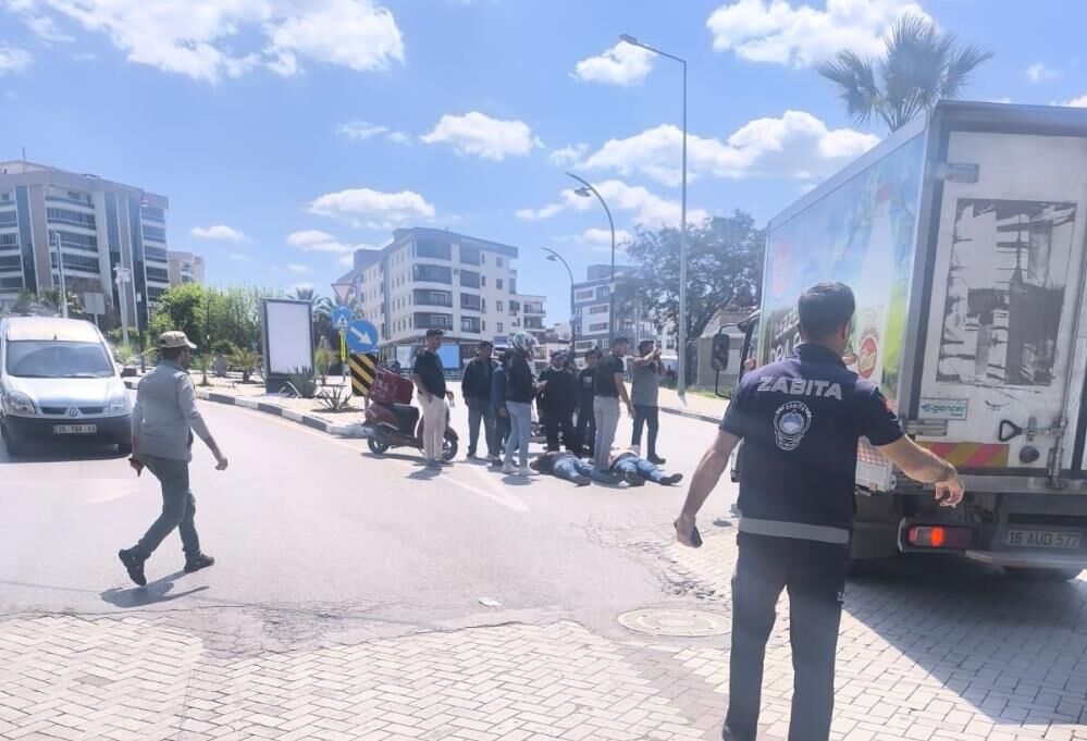 Saniyelerle Yaristilar Facianin Onune Gectiler Turgutluda Zabita Hayat Kurtardi (2)