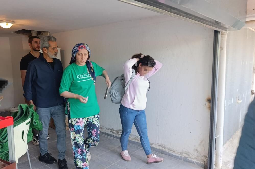 Soke Eden Manzara Otomatik Kapi Acilinca Herkes Dondu Kaldi (3)