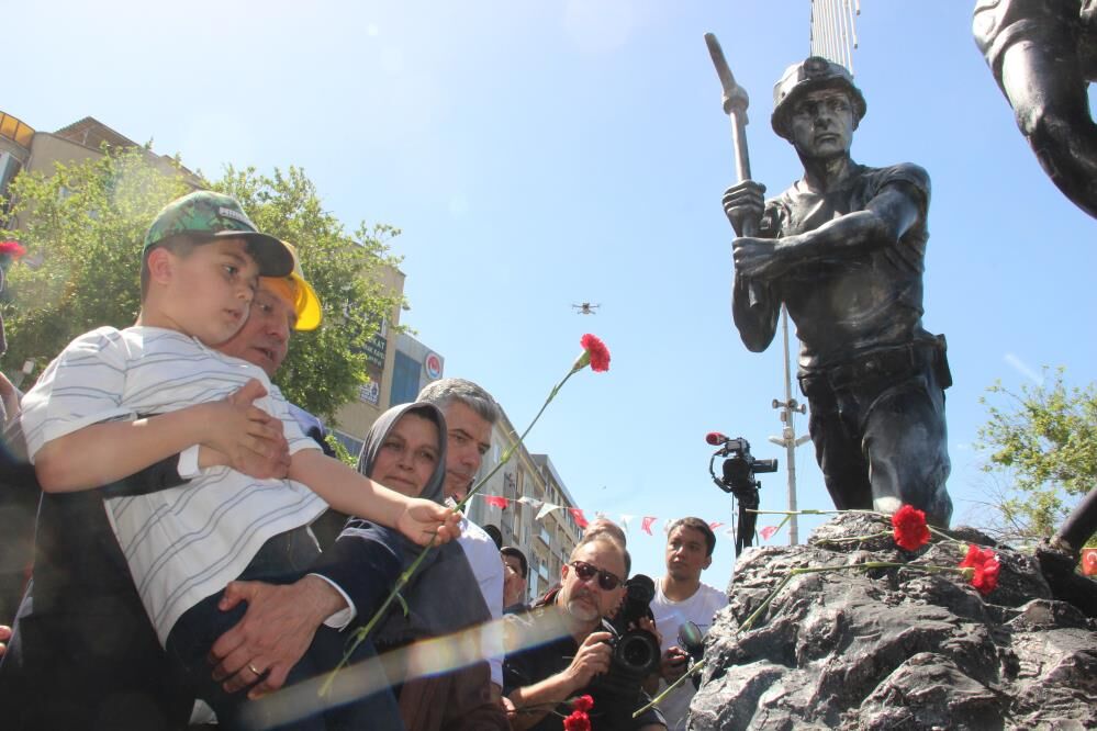 Somada 12 Yil Anmasi Ozgur Ozelden Sert Mesaj Turkiye Ucuz Olumler Ulkesi Olmayacak (6)