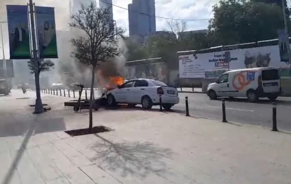 Uyarildi Ama Unuttu Surucunun Bir Anlik Dalginligi Pahaliya Patladi (1)-1