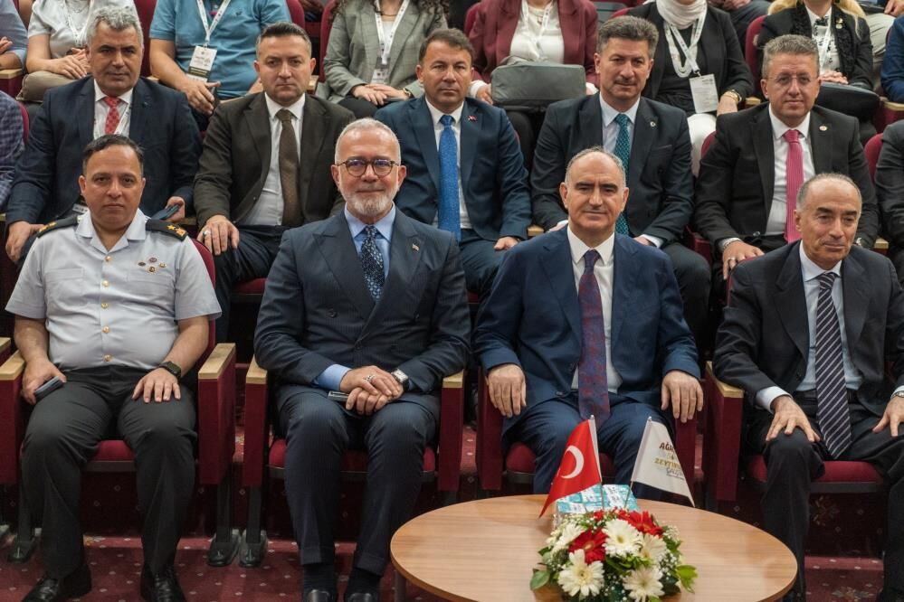 Zeytinin Gelecegi Manisada Konusuldu (2)