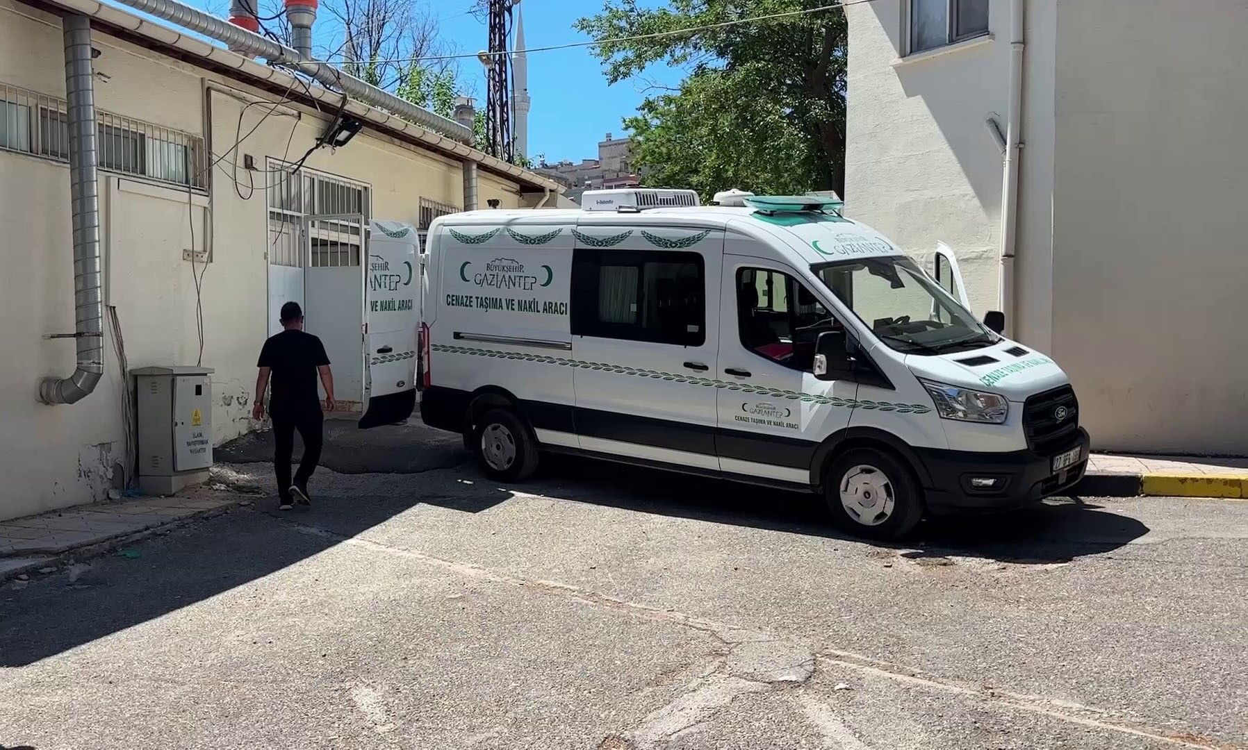 17 Yaşındaki Oğul Dehşet Saçtı Pompalı Tüfekle Babasını Öldürdü (2)