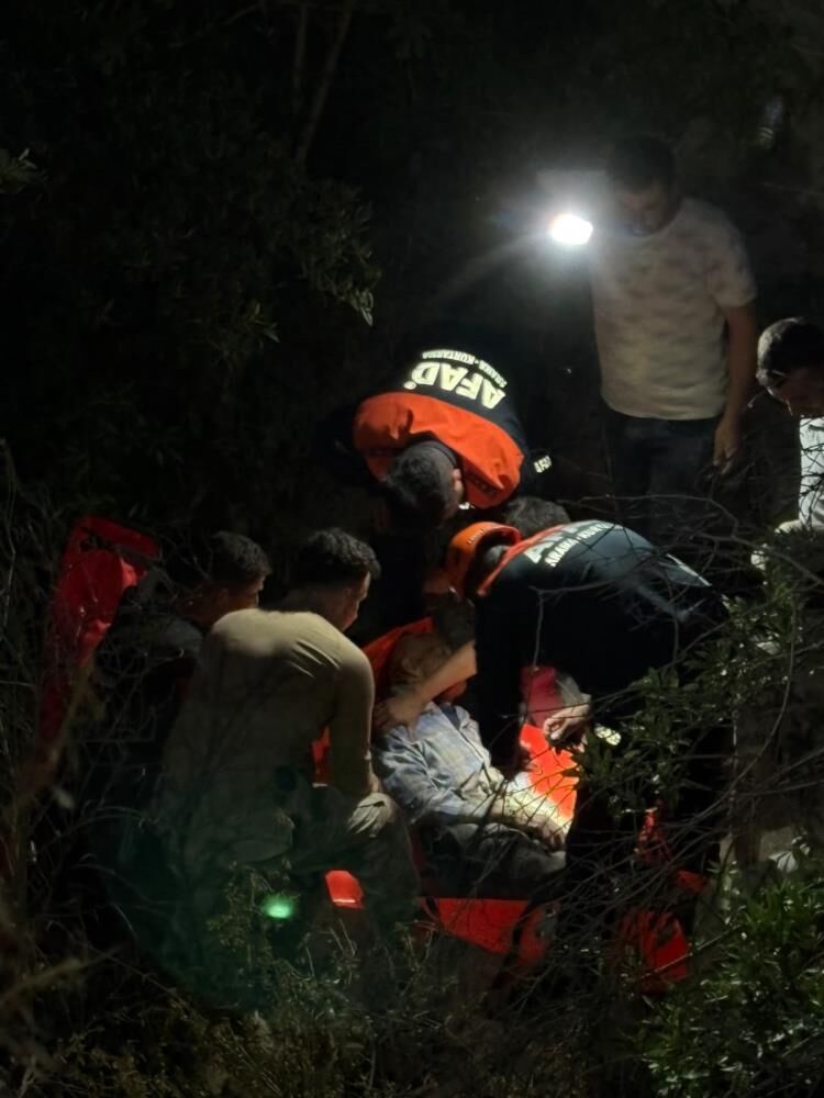 43 Saat Sonra Umut Oldular Kayip Yasli Adam Dere Icinde Bulundu (3)
