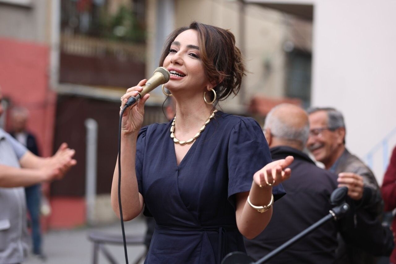 Altı Üstü Istanbul Öykü Gürman – Fahriye Toprak