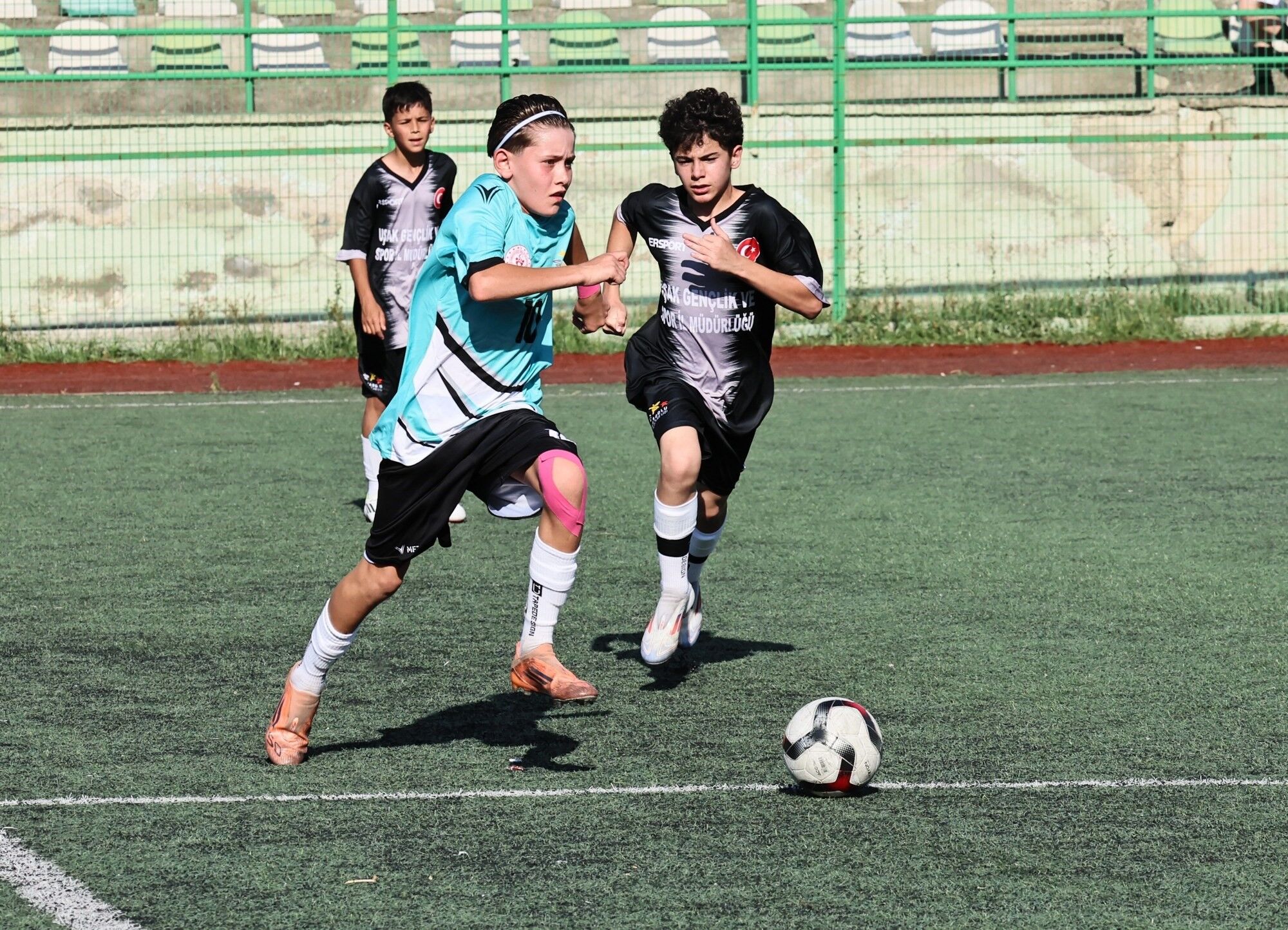 Analig Futbol Heyecani Salihlide Basladi Genc Yetenekler Sahada (1)