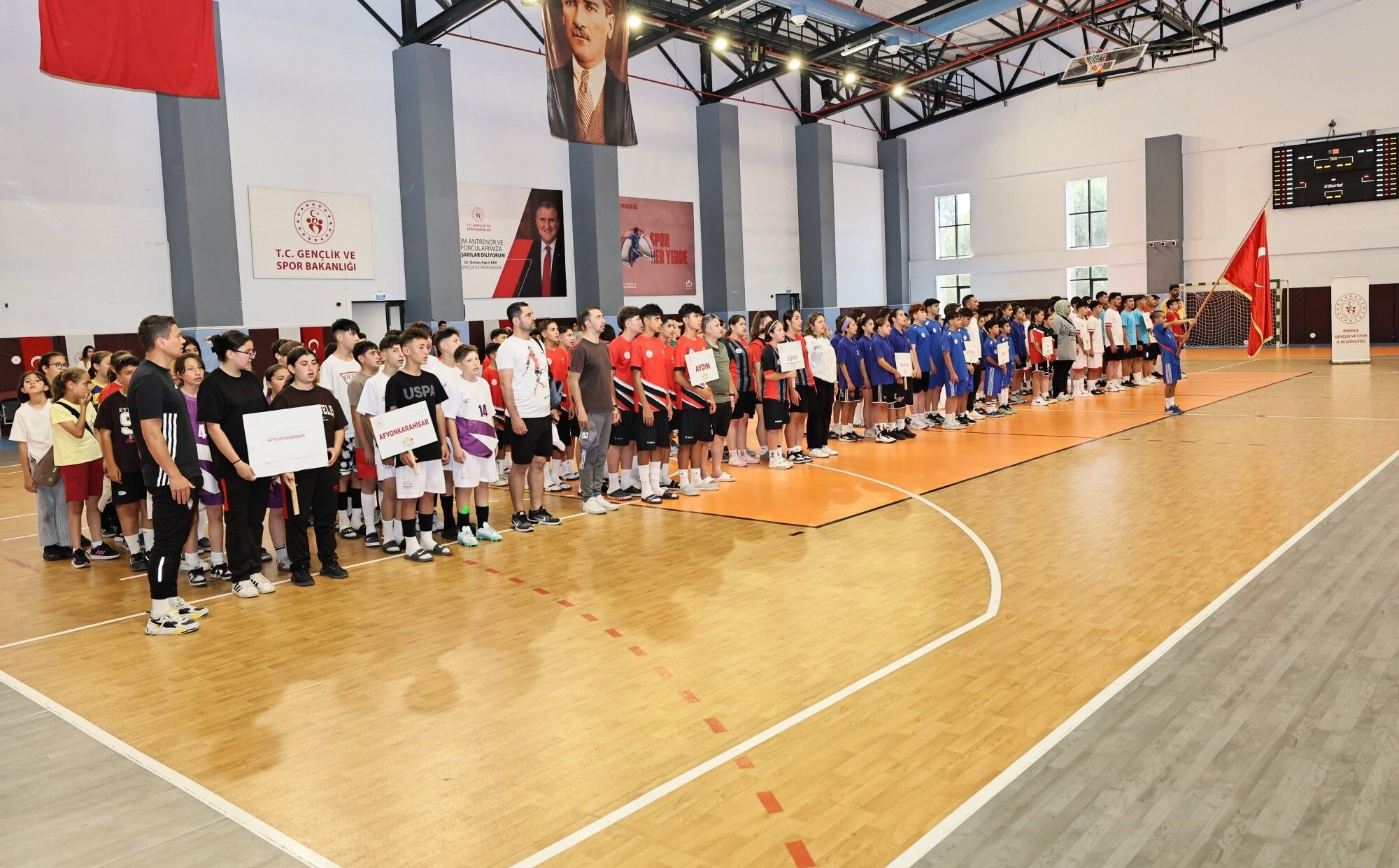 Analig Futbol Heyecani Salihlide Basladi Genc Yetenekler Sahada (3)