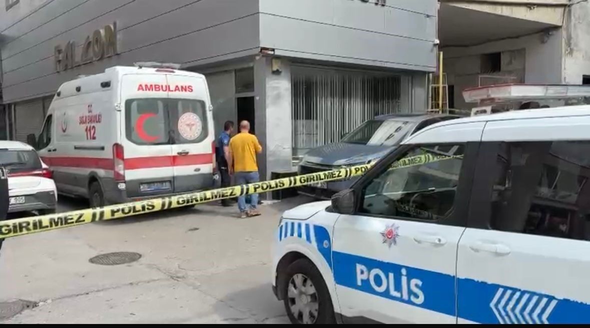 Ayakkabicilar Carsisinda Dehset Anlari Kadini Oldurdu Ayni Silahla Canina Kiydi (2)