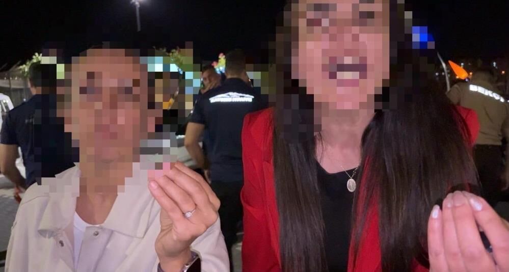 Bebegini Arabada Unuttu Ofkesini Gazetecilerden Cikardi (2)