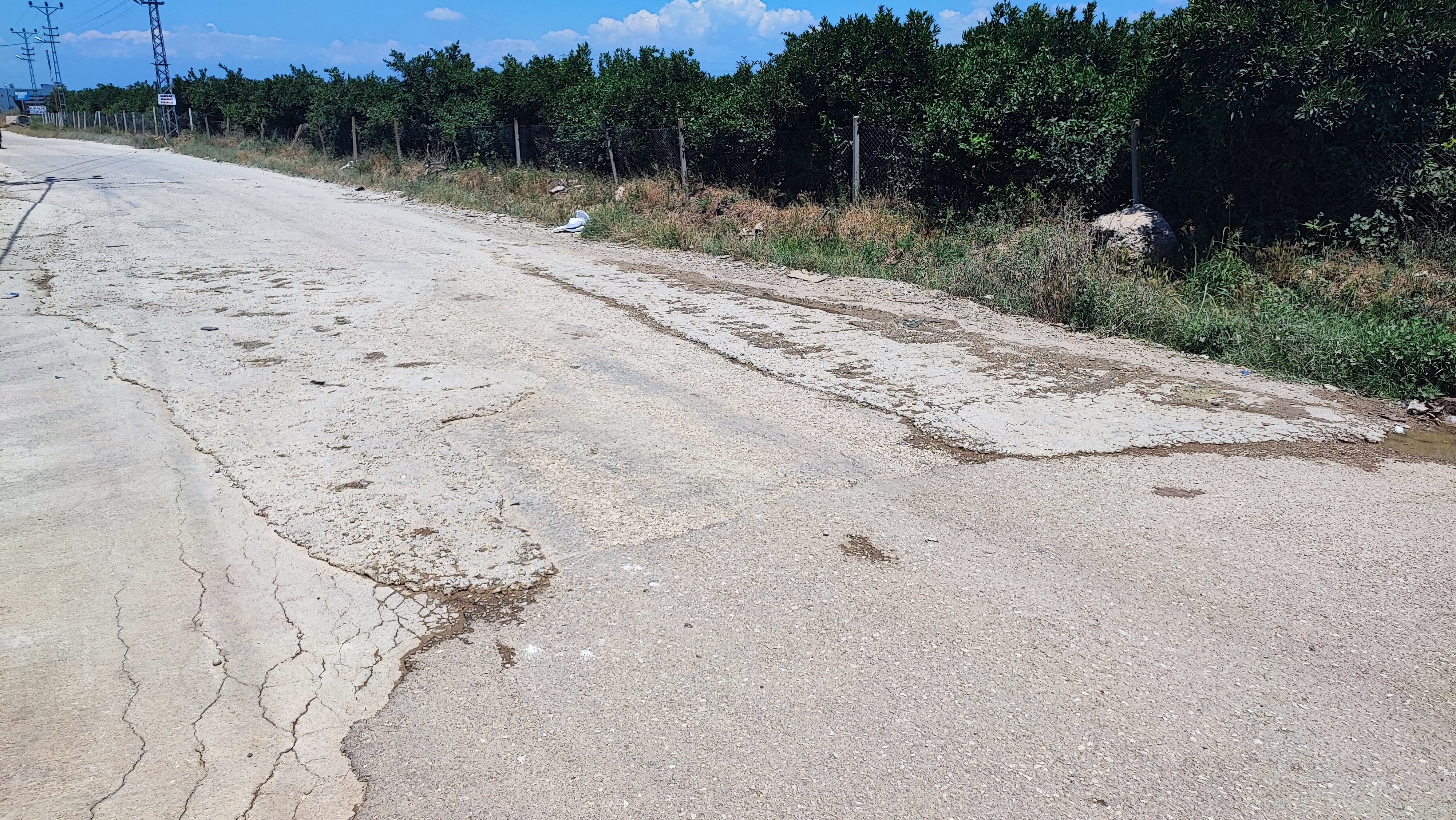 Belediyeden Umudu Kesen Vatandas Cebinden Para Verip Cukura Beton Dokturdu (2)