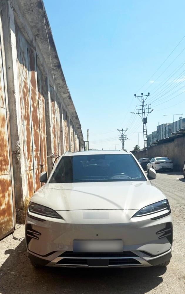 Bu Kadari Da Olmaz Elektrikli Otomobili Kacak Hatla Sarj Ettiler (2)