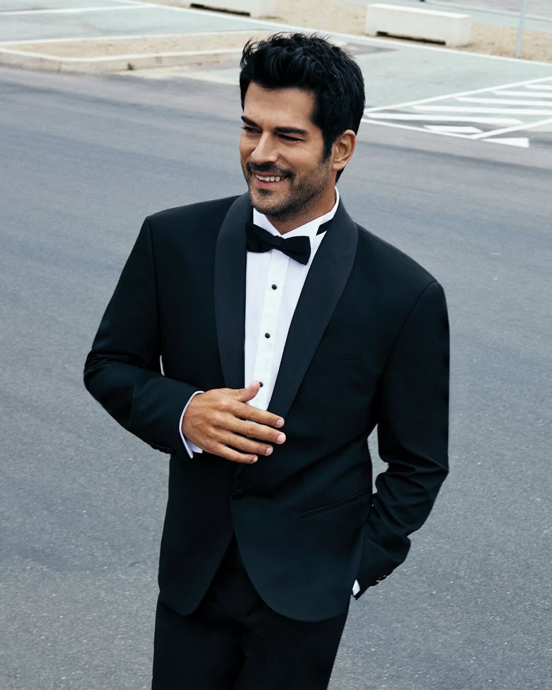 Burak Özçivit Güneşin Doğduğu Yer Dizisinin Yeni Başrolü Mü (3)