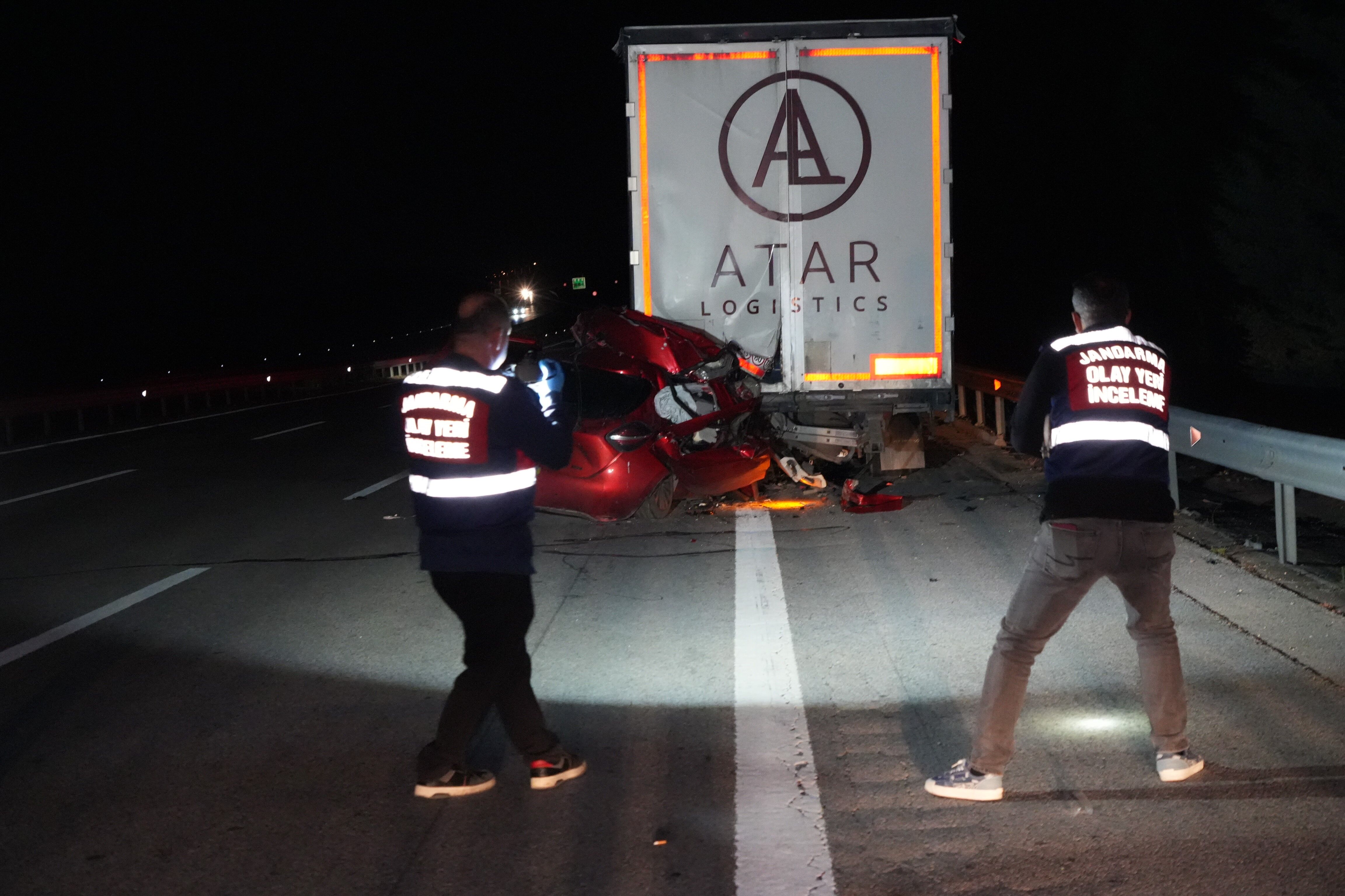 Carpmanin Siddetiyle Arac Yok Oldu Surucu Hayata Tutunamadi (2)