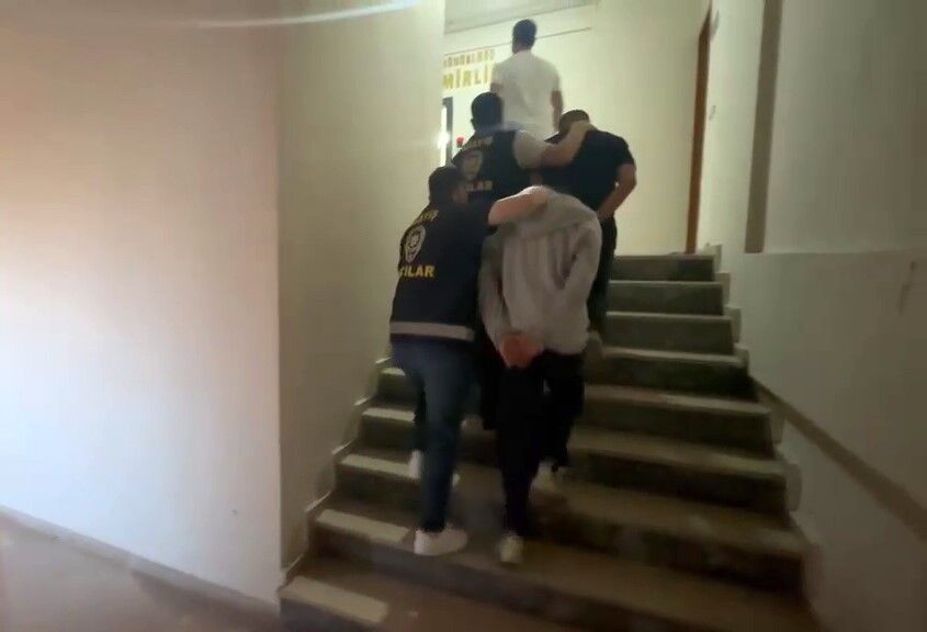 Cocuk Kavgasi Kana Bulandi Buyukler Dahil Oldu Bicaklar Cekildi (3)