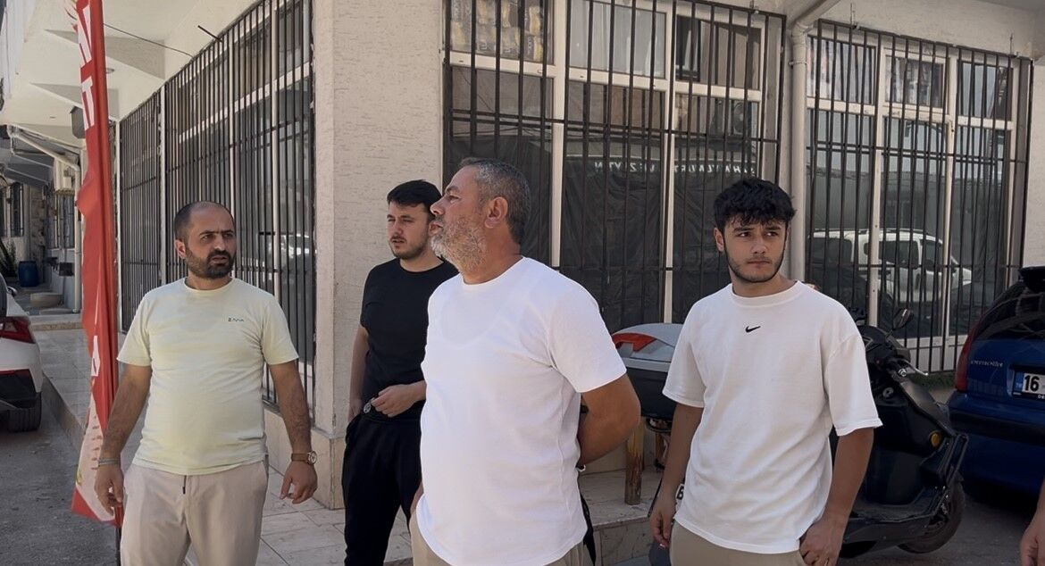 Ev Parasi Olan 1 Kilogram Altin Esi Tarafindan Cop Sanilip Atildi Polis Ve Ekipler Sef (4)