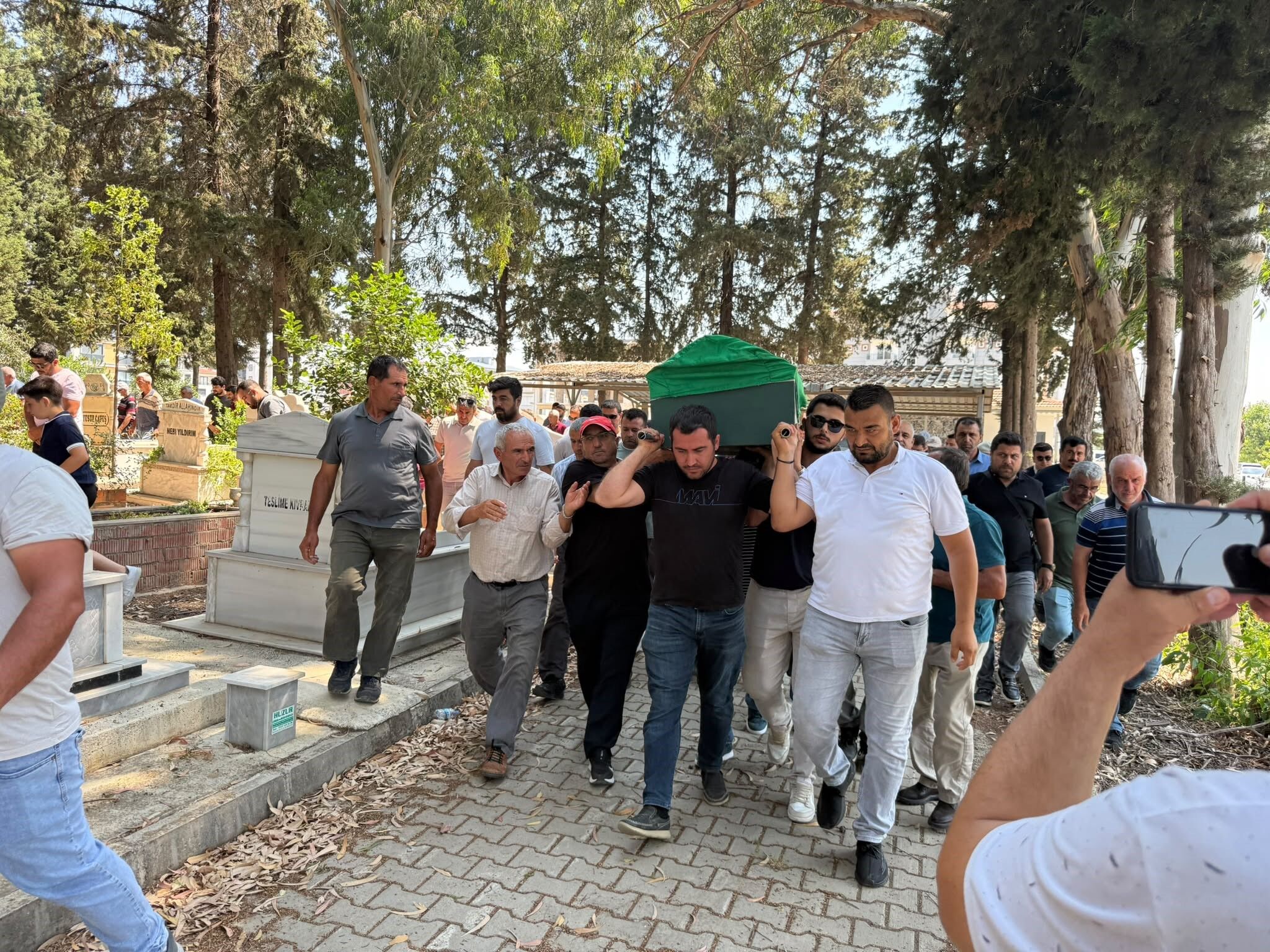 Evlat Acisina Dayanamadi Kizinin Hasretiyle Yanip Tutusan Baba Vefat Etti (3)