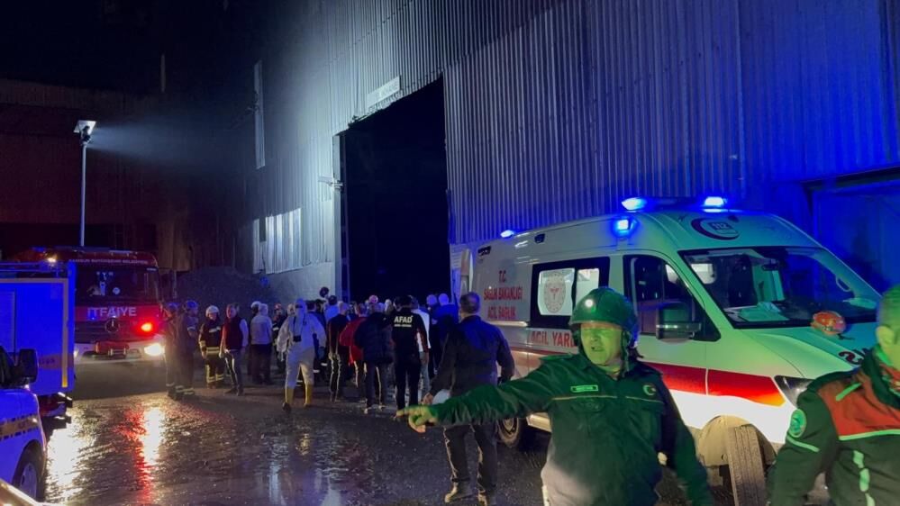 Fabrikada Facia 3 Isci Elektrik Akimina Kapilarak Hayatini Kaybetti (5)
