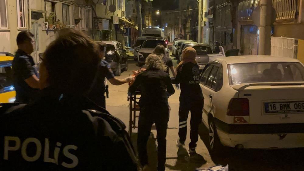 Gece Yarisi Sokakta Kan Donduran Feryat Yardim Cigliklari Atan Anne Kurtarilamadi (3)