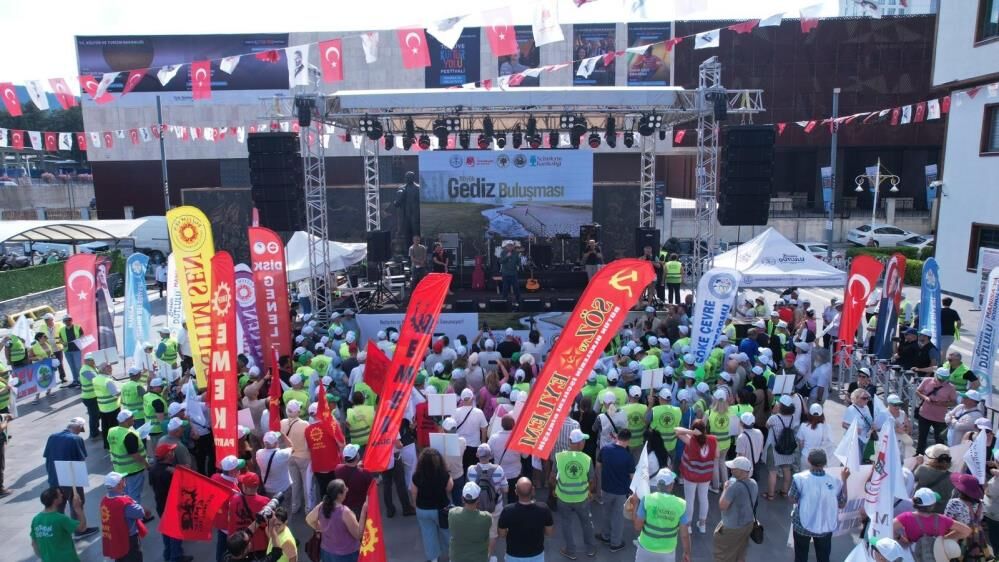 Gediz Icin Tek Yurek Yuzlerce Kisi Manisada Bulustu (6)