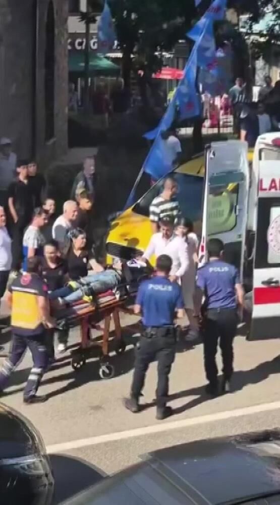 Genc Avukat Taksinin Altinda Kaldi Cok Sayida Kisi Cikarmak Icin Seferber Oldu (2)