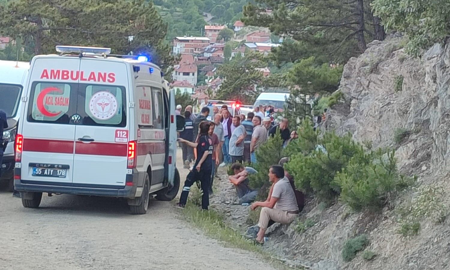 Genc Yasta Hayata Veda Etti Kontrolden Cikan Traktor Ucuruma Uctu (3)