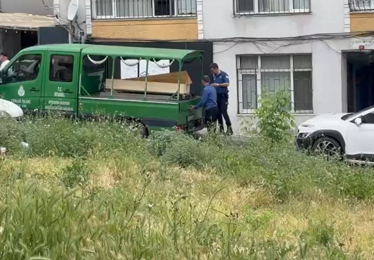 Gunlerdir Haber Alinamayan Yasli Kadinin Dairesinden Aci Haber Geldi (3)