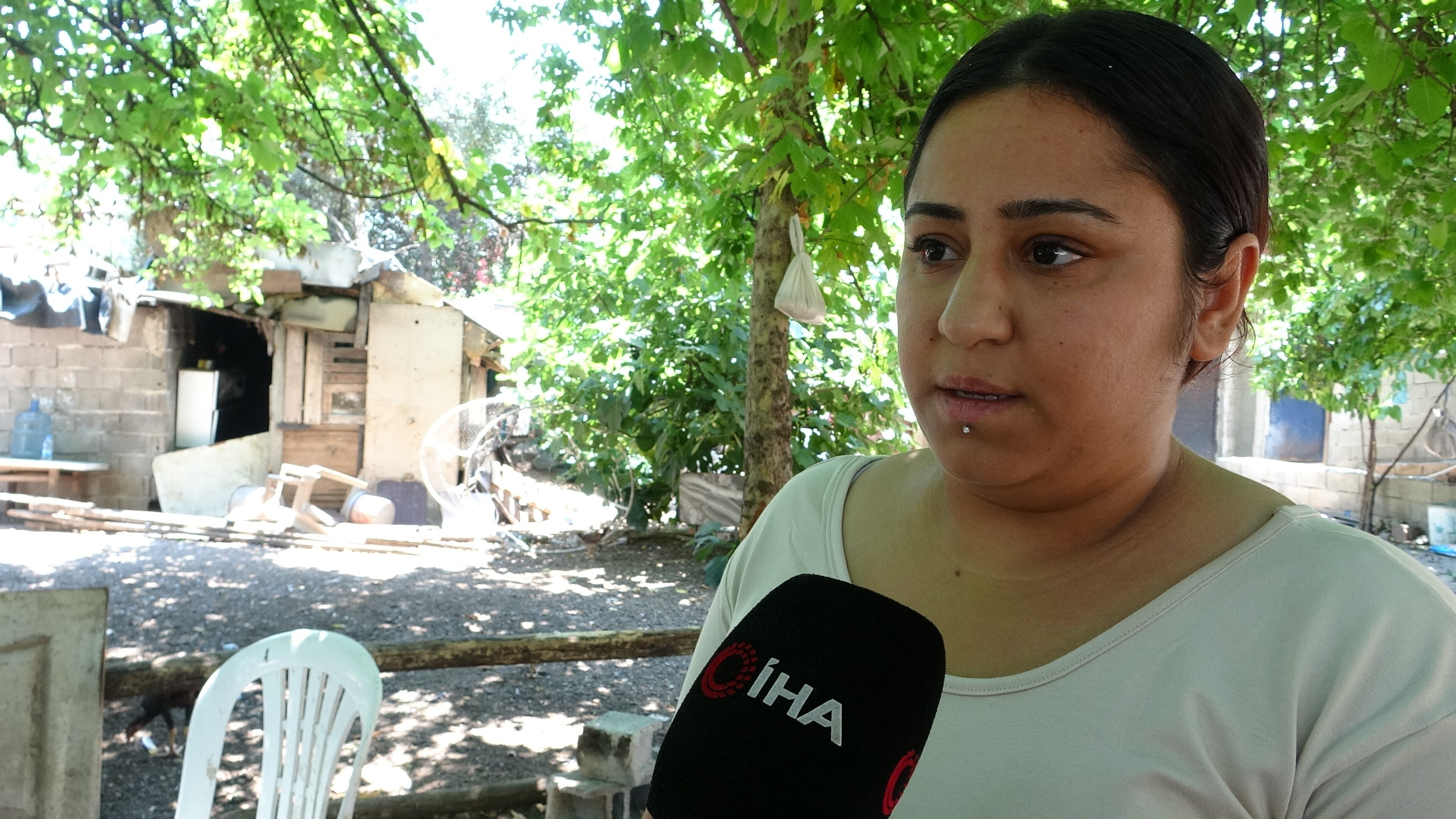 Hem Dovduler Hem Yayinladilar 15 Yasindaki Bebegin Yaninda 6 Kadindan Genc Anneye Linc (3)