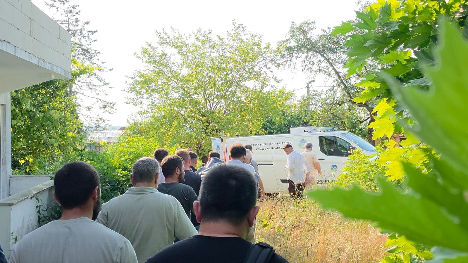 Ihlamur Toplamaya Gitti Canindan Oldu (3)