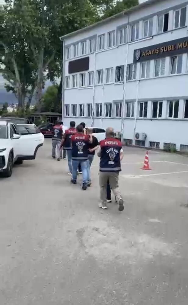 Is Ve Burs Vaadiyle Hesap Avina Cikan Sebekeye Film Gibi Operasyon Polis Ikinci Kisi R (3)