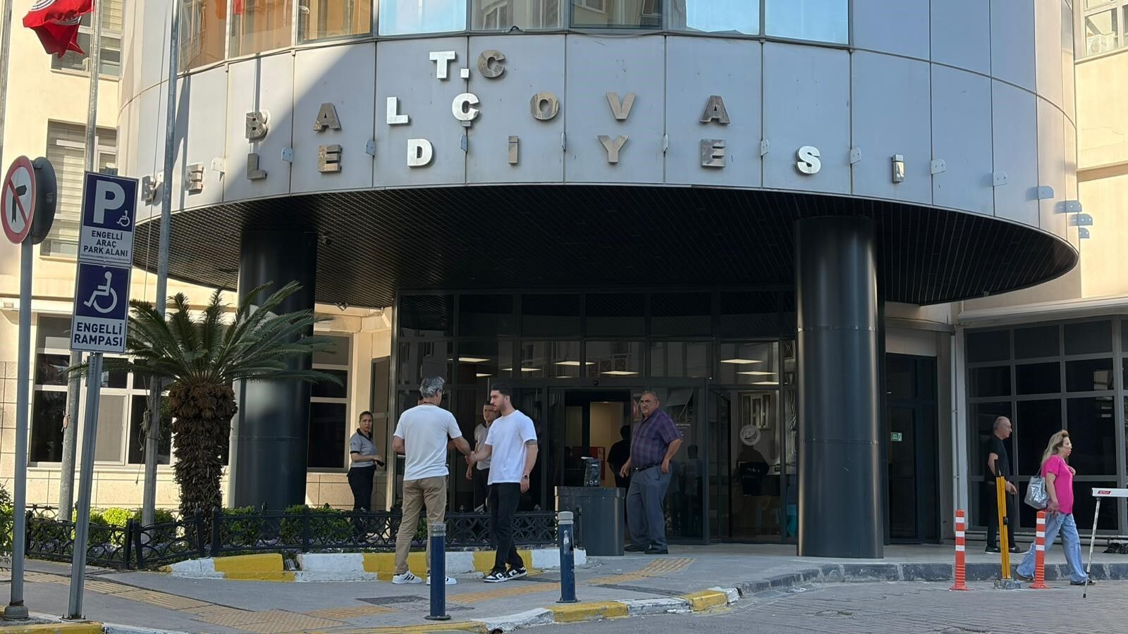 İzmir’de Rüşvet Soruşturması Büyüyor! Belediye Başkanları Gözaltına Alındı (5)