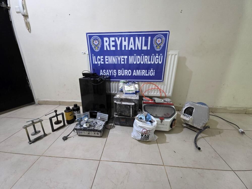 Kacak Atolyede Dis Protezi Ve Implant Ureten Isletmeye Baskin (2)