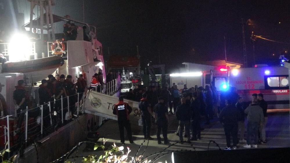 Karadenizde Karanlik Gece Turk Balikci Teknesinden Aci Haber (4)