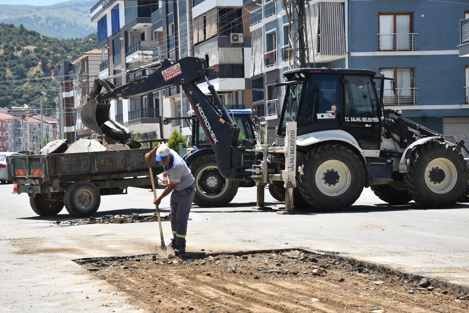 Koşuyolu Caddemizde Asfalt Yama Çalışmalarımıza Başladık (12)