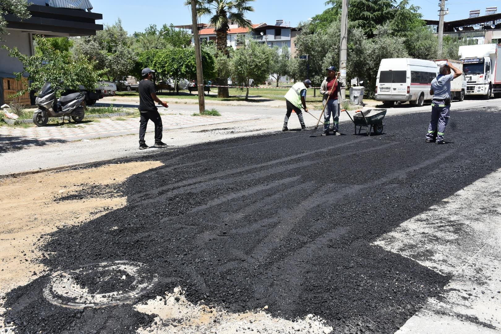 Koşuyolu Caddemizde Asfalt Yama Çalışmalarımıza Başladık (3)