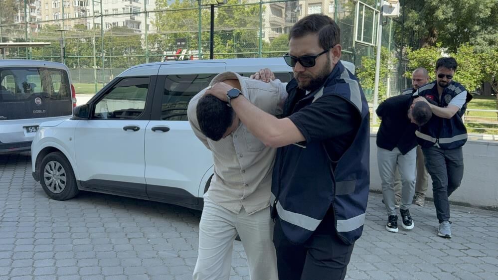 Masaj Salonunda Fuhus Iddiasi Telsizle Haberlesmisler (3)