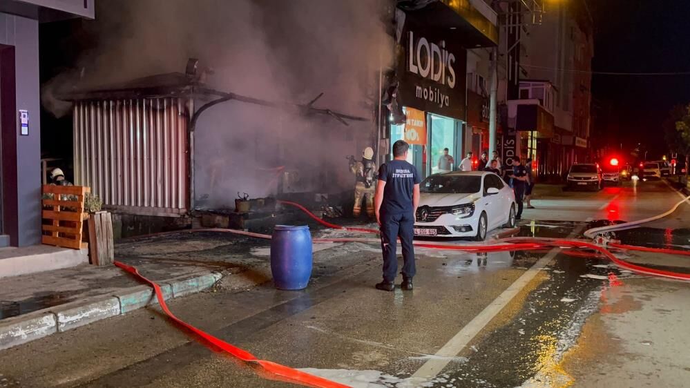 Mobilya Dukkaninin Deposu Alev Alev Yandi (2)