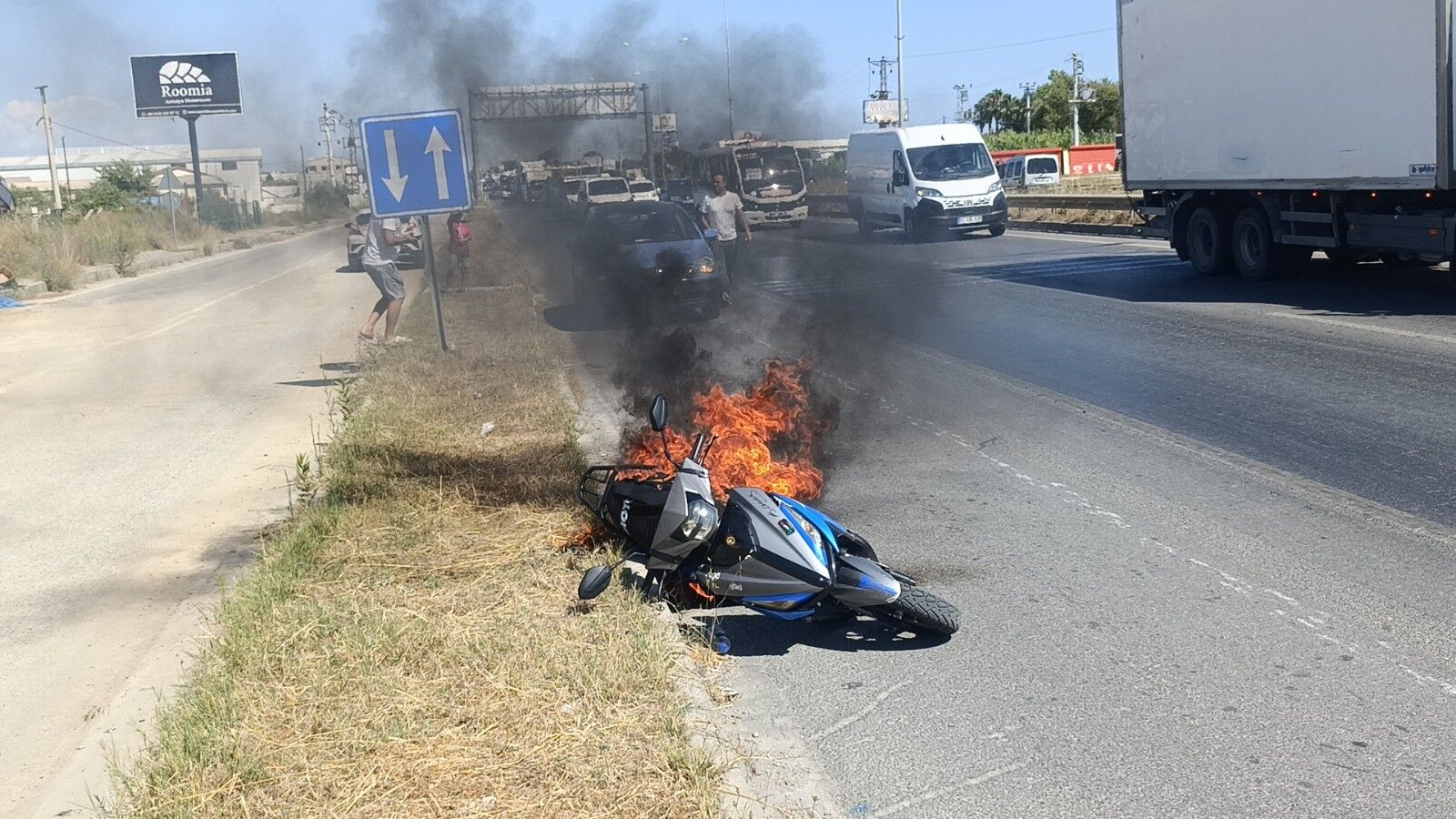 Motosikleti Gozleri Onunde Demir Yiginina Dondu Kimse Yardim Etmedi (3)