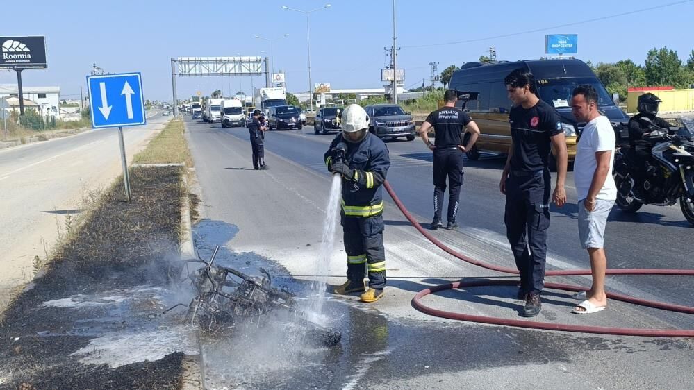 Motosikleti Gozleri Onunde Demir Yiginina Dondu Kimse Yardim Etmedi (4)