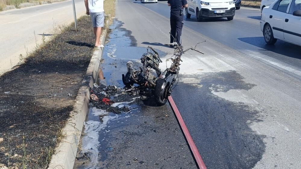 Motosikleti Gozleri Onunde Demir Yiginina Dondu Kimse Yardim Etmedi (5)