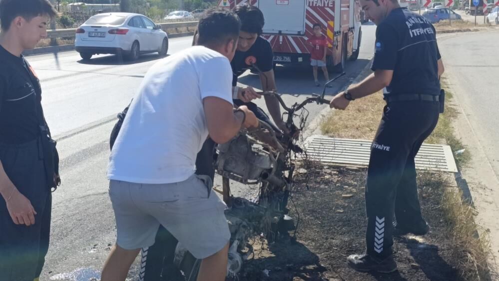 Motosikleti Gozleri Onunde Demir Yiginina Dondu Kimse Yardim Etmedi (7)