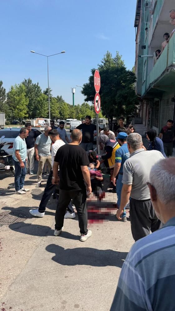 Oglum Sakin Olme Feryadi Yurek Dagladi Esnaf Kavgasi Kanla Sonuclandi (2)