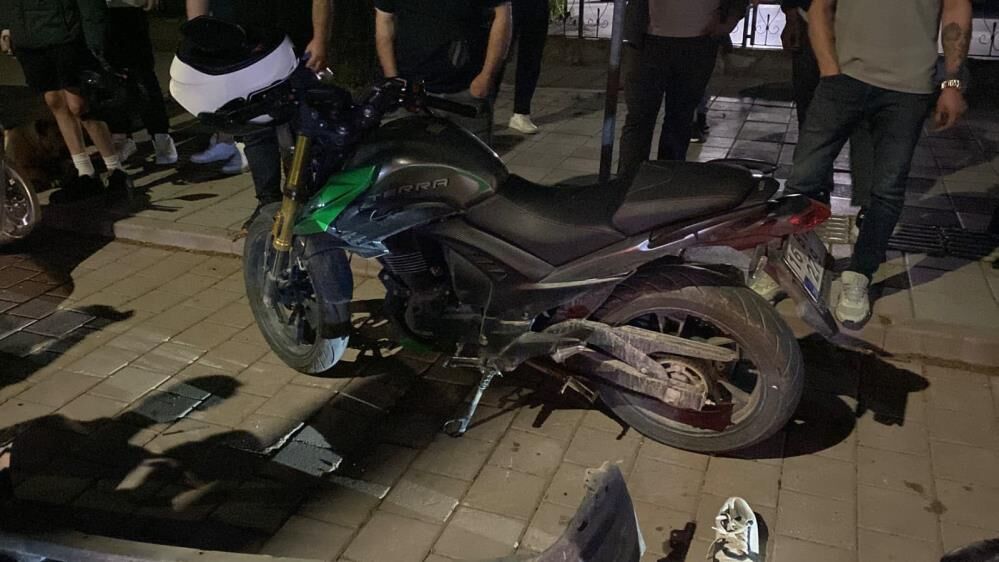 Otomobil Ile Motosikletin Çarpıştığı Kazada 17 Yaşındaki Motosiklet Sürücüsü Ağır Yaralanırken, Olay Yerinden Kaçan Alkollü Sürücü Kısa Sürede Yakalandı (2)