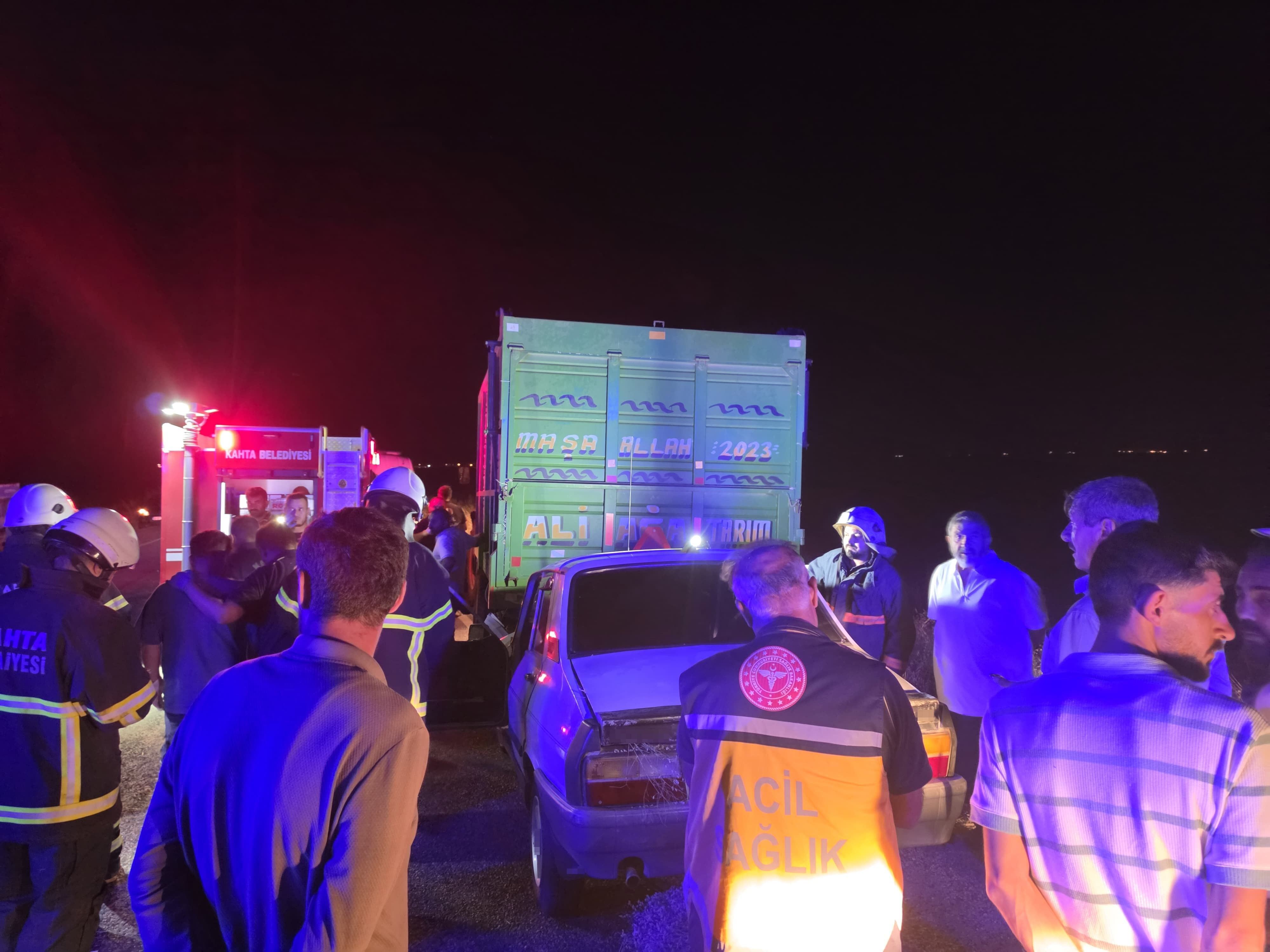 Otomobil Ile Traktor Kafa Kafaya Girdi 1 Olu (1)-1