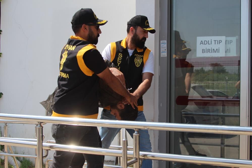 Platonik Ask Dehsete Dondu Genc Kadini Evinde 7 Yerinden Bicakladi (2)