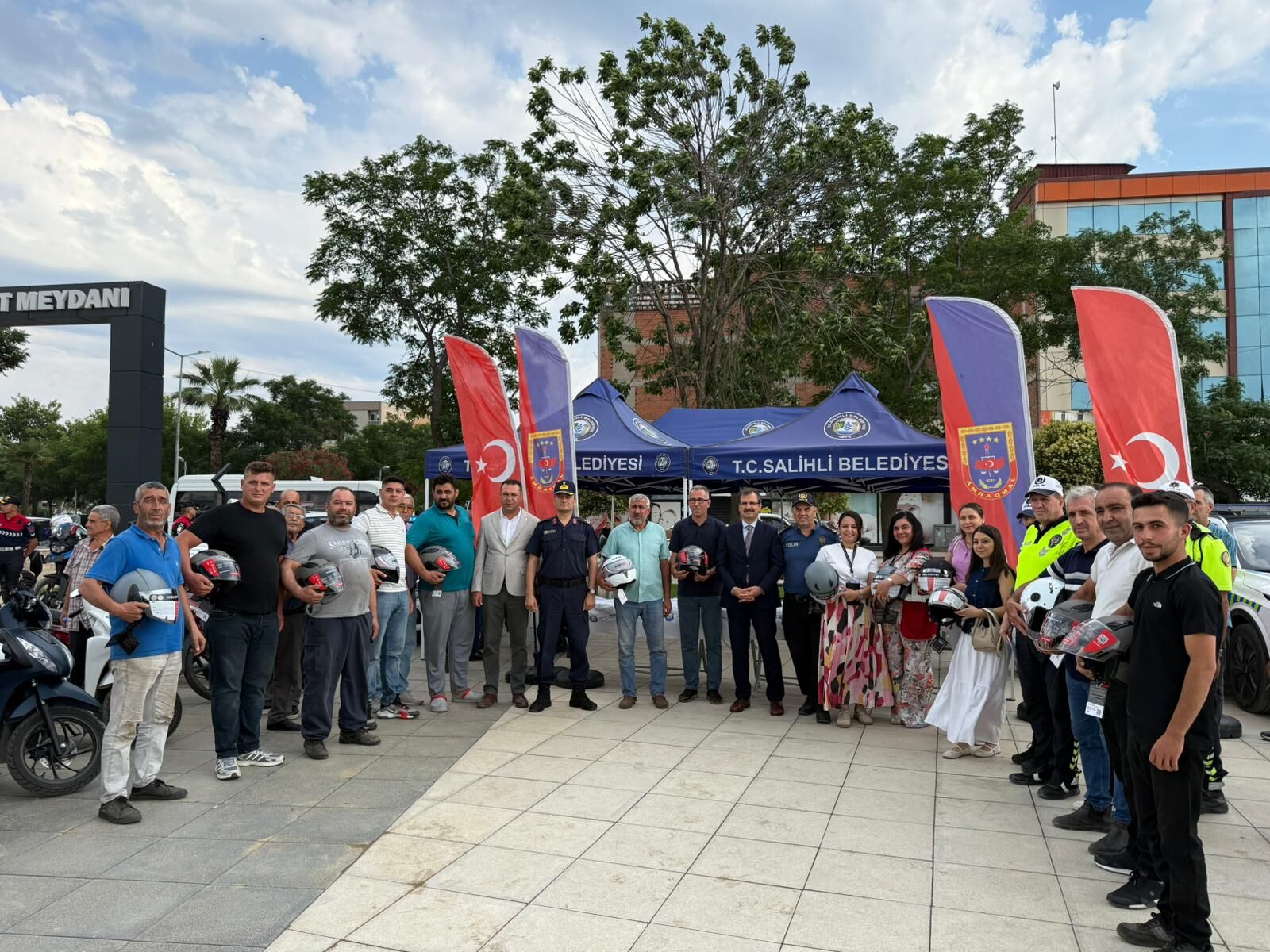 Sali̇hli̇ Kask (12)