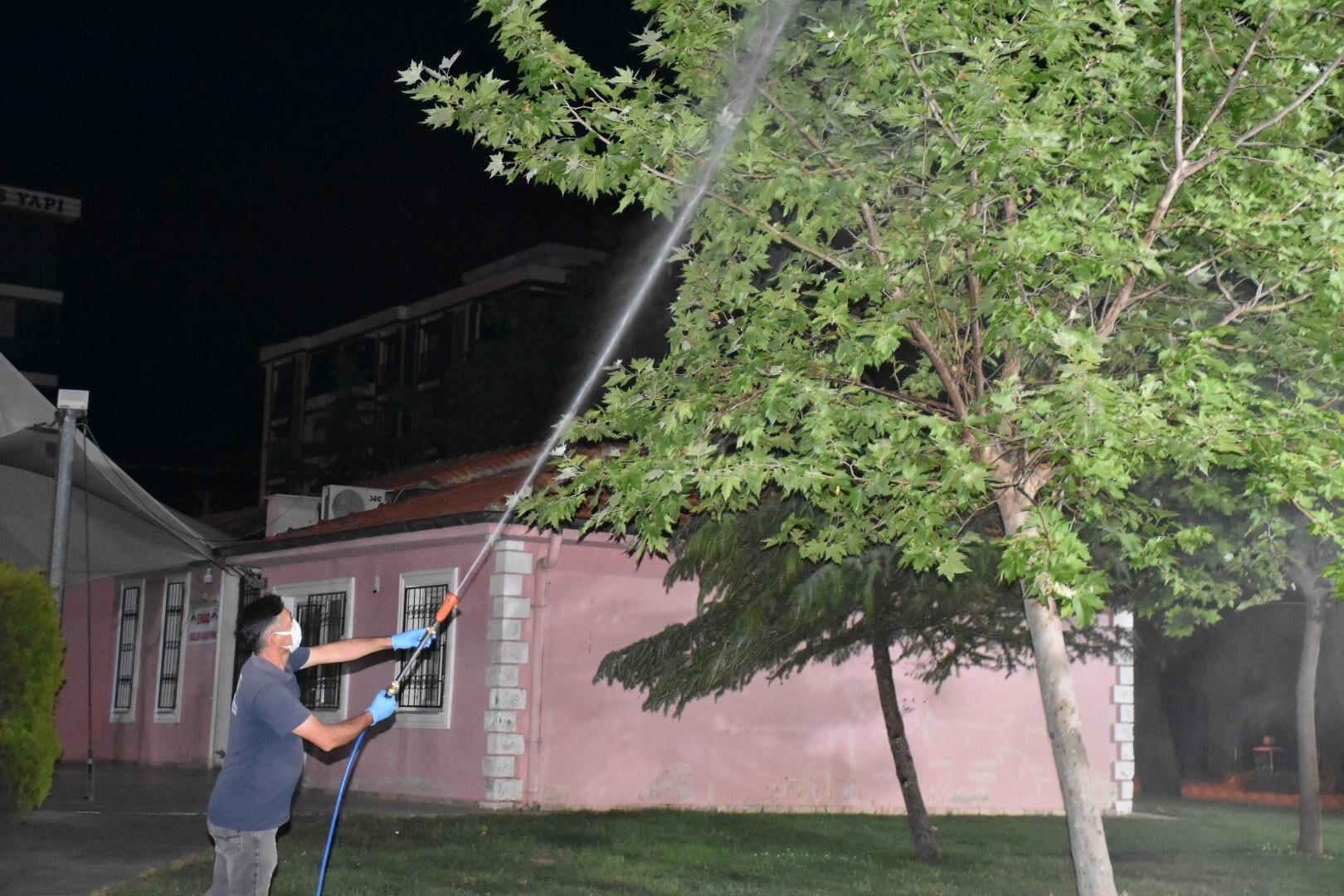 Salihli’de Sinek Yoğunluğuna Karşı İlaçlama Çalışmaları Yoğunlaştırıldı (18)