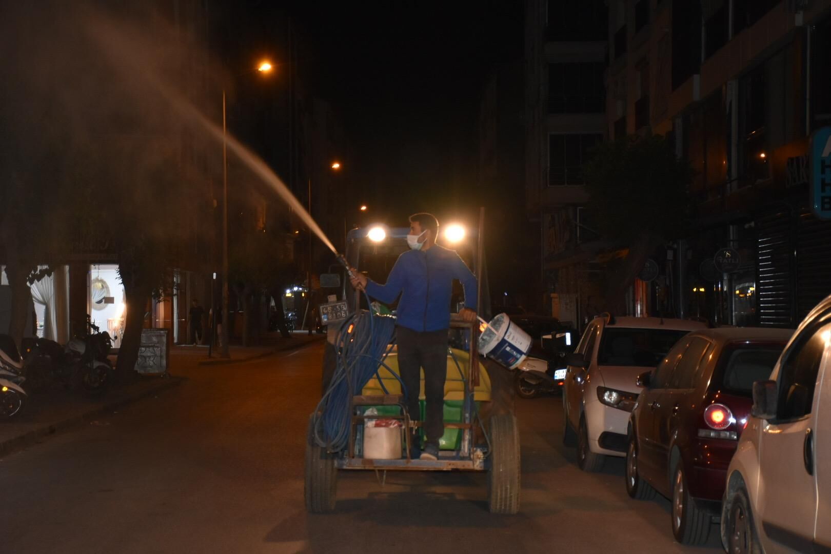 Salihli’de Sinek Yoğunluğuna Karşı İlaçlama Çalışmaları Yoğunlaştırıldı (27)