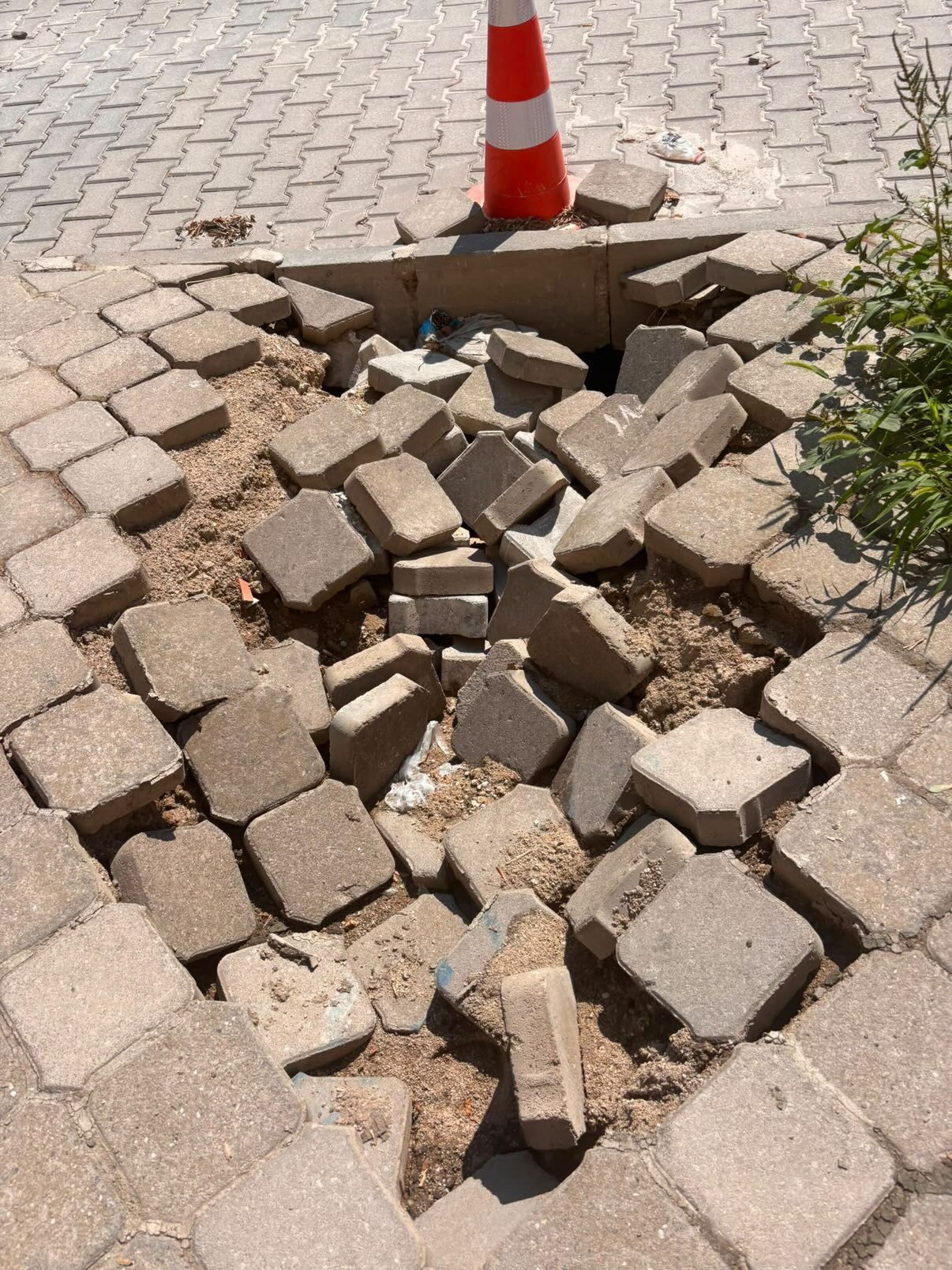 Sel Sonrası Oluşan Çukur Için Vatandaşlardan Çözüm Çağrısı (2)