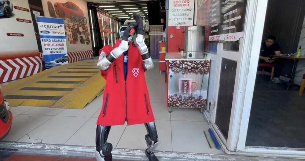 Usta Haftaligima Zam Yaparsa Mutlu Olurum Diyen Robot Sosyal Medyada Gundem Oldu (5)