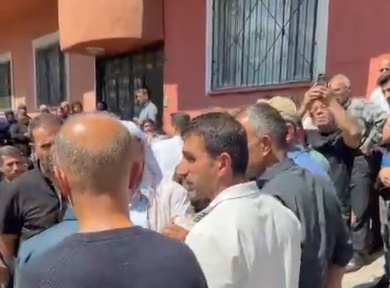 Uzman Cavus Dehseti Kayinpederinin Evini Basti 4 Kisi Hayatini Kaybetti (2)